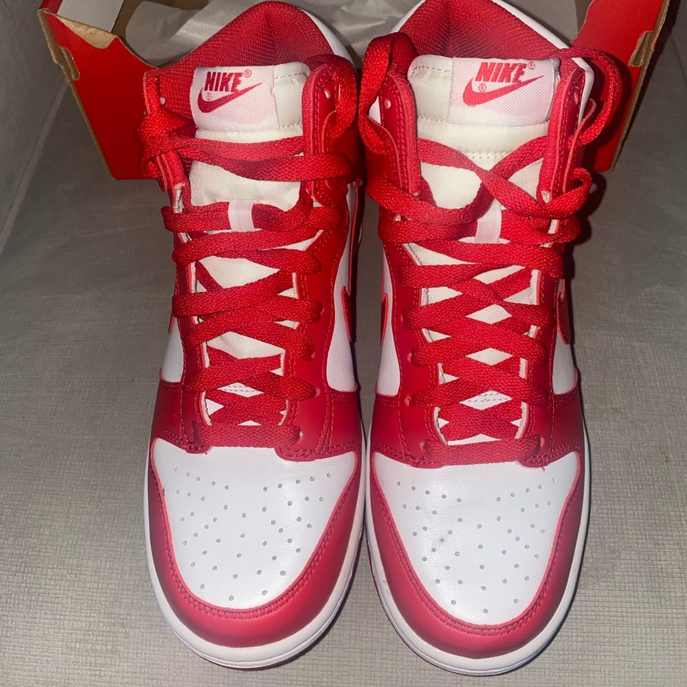 6Y NIKE DUNK HIGH WHITE/UNIVERSITY RED BRAND NEW, I WEAR A 7.5 WOMENS